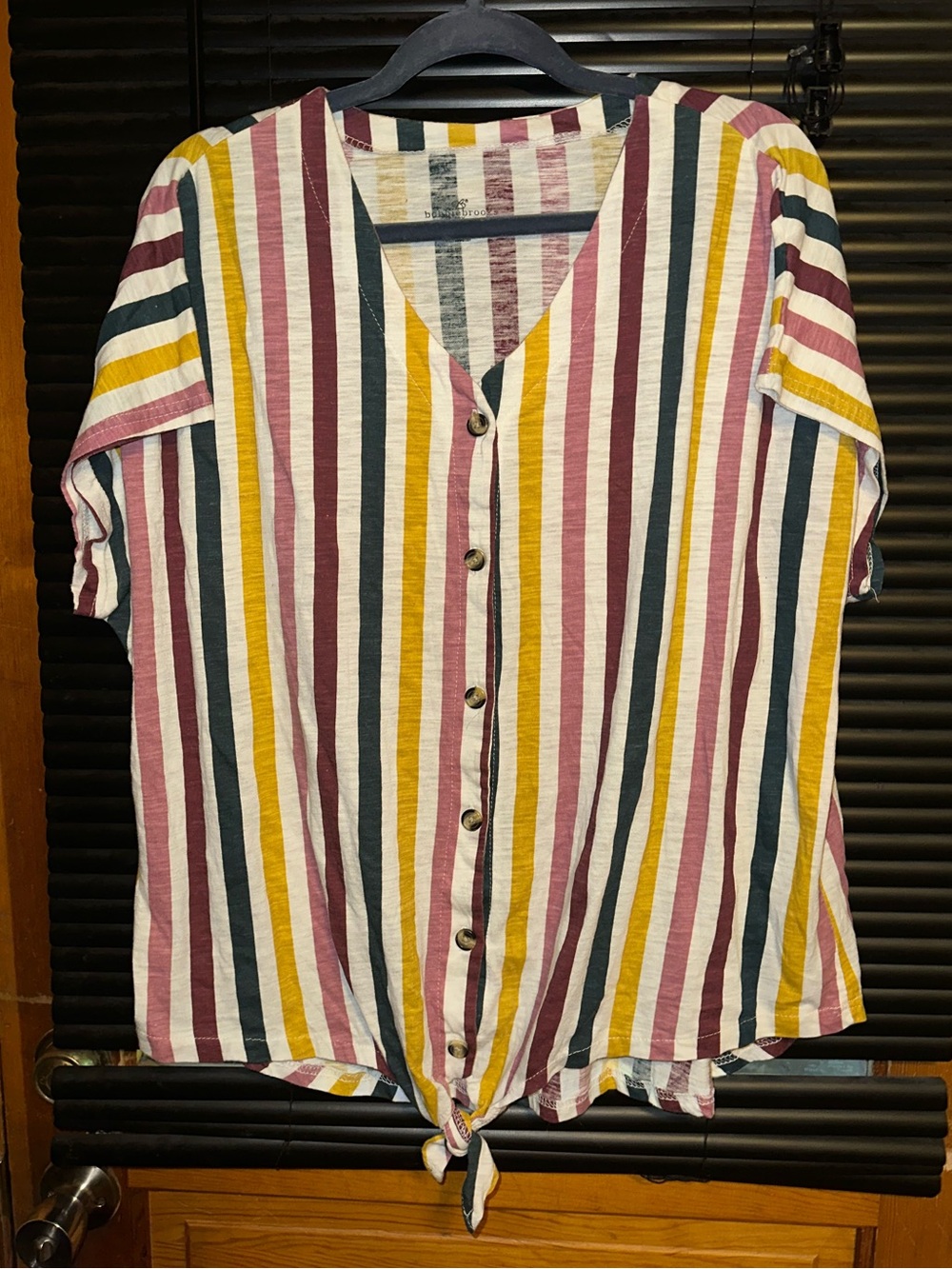 Bobbie Brooks button down top